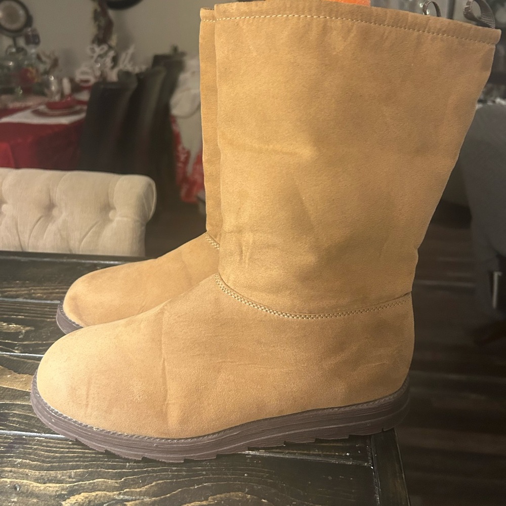 50%offw❤️Muk Luks Tan Winter Boots with Plaid Cuff size 10 New w flaws S21 - Picture 3 of 11